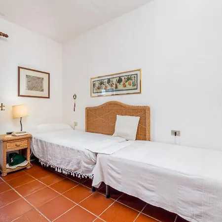 Apartment Apartment L'Esquinade - P3 315 By Interhome